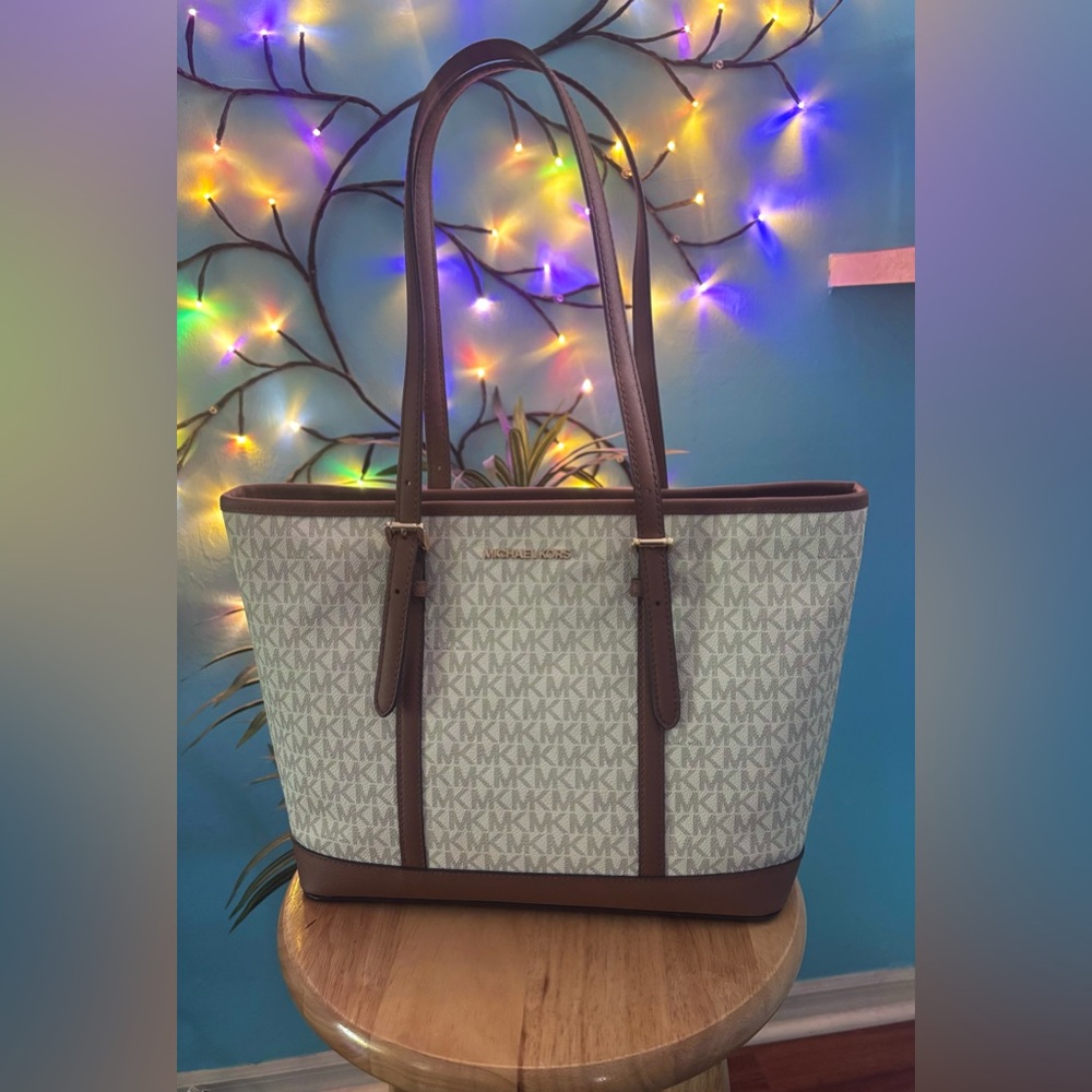 Michael Kors NWOT Jet Set Brown and Cream Tote Bag